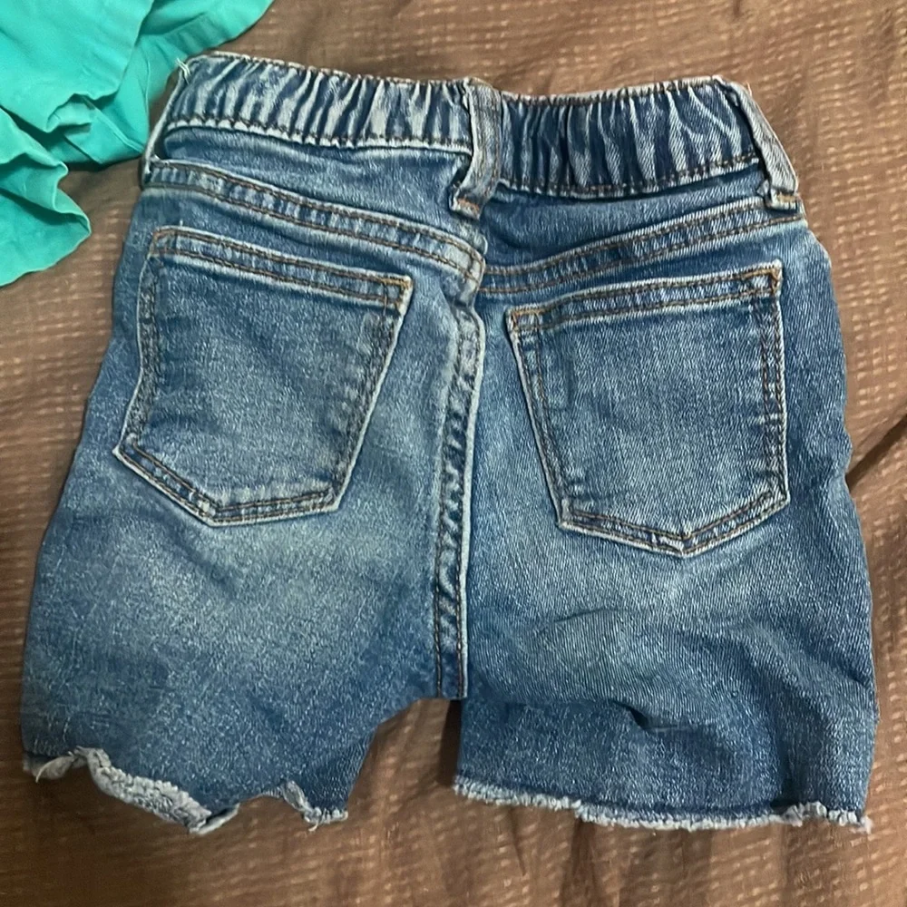2T shorts 👶🏻5/$16